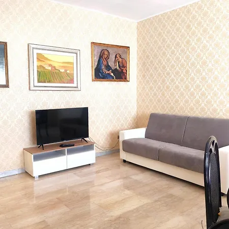 Magnifico Flat At Tiburtina Train & Metro Station Rome