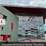 Magnifico Flat At Tiburtina Train & Metro Station Lägenhet *